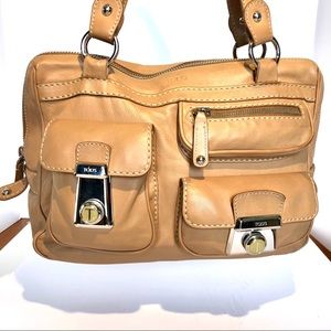 TOD’S Camel soft leather shoulder bag.